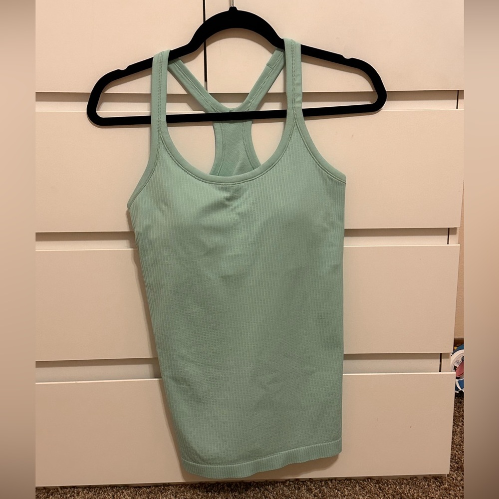 Lululemon: Ebb to street tank